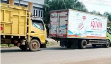 Antrean kendaraan mengular dari arah Paal 10 hingga Simpang Ahok.( poto : tribunjambi.com )