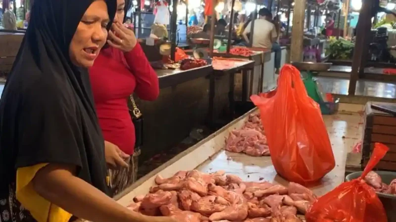 Daya beli masyarakat di Pasar Angso Duo Jambi melemah meski harga stabil( poto : tribunjambi.com )