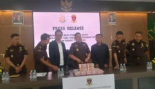 10 terpidana korupsi PJU Kerinci mengembalikan Rp2,7 miliar kerugian negara.( poto : tribunjambi.com )