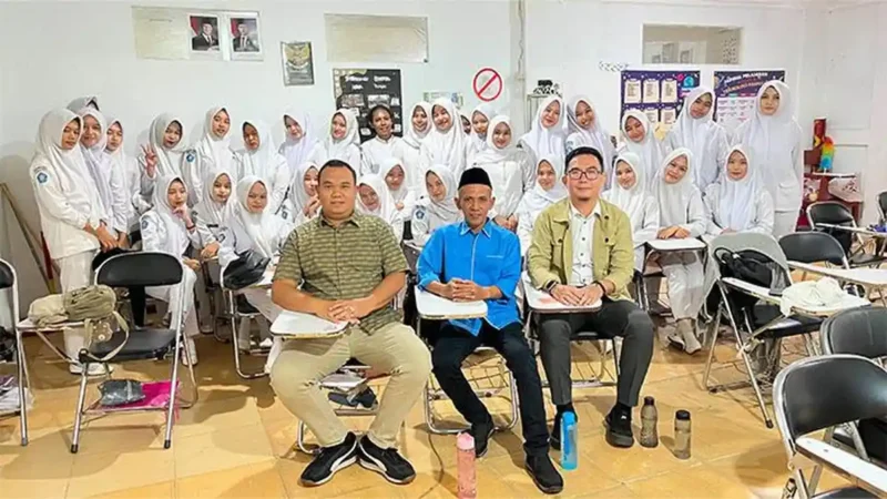 Sebanyak 30 siswa mengikuti kegiatan yang berlangsung pada Selasa (9/6/2026) di Gedung SMK Kesehatan Fania Salsabila, kawasan Mayang, Kota Jambi.( poto : tribunjambi.com )