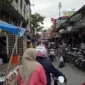 Salah satu lahan parkir yang terdapat di tengah Kota Sungai Penuh yang  masih semerawut.( poto : istimewa )