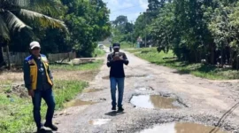 Tim dari PUTR Provinsi Jambi dan Direktorat Jenderal Bina Marga Kementerian PUPR melalui Balai Pelaksanaan Jalan Nasional (BPJN) Jambi turun ke lapangan ( poto : jambione.com )