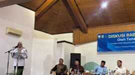 Bupati Tanjab Timur Desak Percepatan Infrastruktur, Soroti Jalan Rusak dan Pelabuhan Sabak(poto : jambilink )