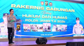 Kapolda Jambi Irjen Pol. Krisno H. Siregar saat Rakernis Bidkum Bidhumas Polda Tahun Anggaran 2026 di Aula Lantai III Gedung Siginjai Polda Jambi, Kamis (4/6/2026). ( poto : infojambi.com )