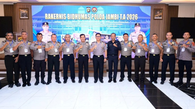 Bidhumas Polda Jambi menggelar Rapat Kerja Teknis (Rakernis) Humas Tahun 2026 di Aula Lantai III Siginjai Mapolda Jambi, Senin (08/06/2026). ( poto : infojambi.com )