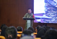Gubernur Jambi Al Haris saat mengajak mahasiswa Universitas Jambi (UNJA) terlibat aktif dalam upaya menekan kebakaran hutan dan lahan( poto : bicarajambi.com)
