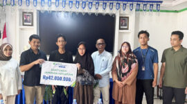 Kepala BPJS Ketenagakerjaan Batang Hari, Pio Susandi, menyampaikan belasungkawa kepada keluarga almarhumah Nurjanah.( poto : infojambi.com )