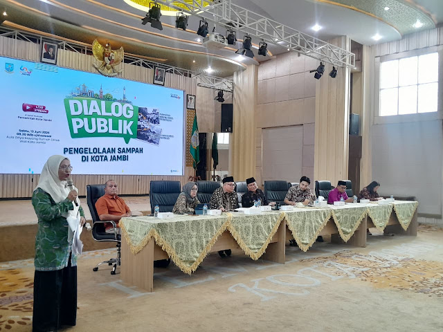 Diskusi publik pengelolaan sampah Kota Jambi yang digelar Pemerintah Kota Jambi di Aula Griya Mayang, Rumah Dinas Wali Kota Jambi, Sabtu (13/6/2026).( poto : bicarajambi.com )