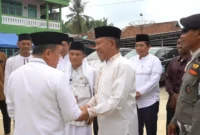 Gubernur Jambi Al Haris hadir langsung dalam kegiatan tersebut bersama Wakil Bupati Merangin A Khafidh.( poto : metrojambi.com )