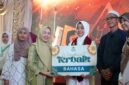 Ketua TP PKK Provinsi Jambi Hj. Hesnidar Haris, S.E.(kiri ) menghadiri Wisuda Akbar Ponpes Nurul Arifin Jambi ke-5 tahun 2026.( poto : jambilink.id )