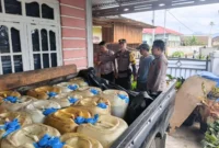 Puluhan jerigen solar subsidi diamankan Polres Kerinci.( poto : metrojambi.com )