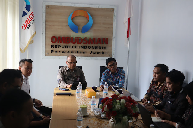 KPK dan Ombudsman Jambi memperkuat sinergi pengawasan pelayanan publik untuk cegah korupsi dan dorong integritas birokrasi daerah.( poto : bicarajambi.com )