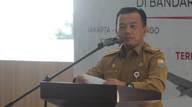 Gubernur Jambi Al Haris hadir langsung di Bandar Udara Muara Bungo pada Senin (15/6/2026).