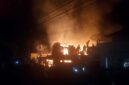 Kebakaran rumah orang tua Asraf di Desa Sebukar, Kerinci.( poto : jambiekspres.co.id ).