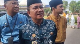 Wali Kota Jambi Maulana menegaskan evaluasi ketat ASN OPD Jambi saat memimpin apel pagi di Lapangan Balaikota Jambi, Senin (15/6).( poto : jambiekspres.co.id )