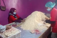 Bisnis Tempe Asli HB Milik Dedeng di Kota Jambi ( poto : tribunjambi.com )