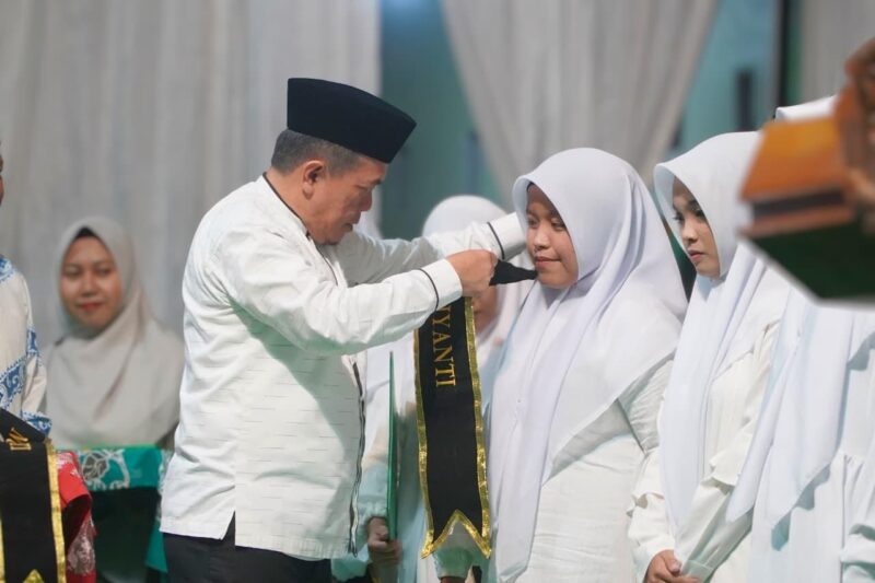Gubernur Jambi Dr H Al Haris, S.Sos., M.H., menghadiri Acara ini berlangsung di Desa Pinang Merah, Kecamatan Pamenang Barat, Kabupaten Merangin, Sabtu (13/6/2026) malam.( poto : jambilink.id )