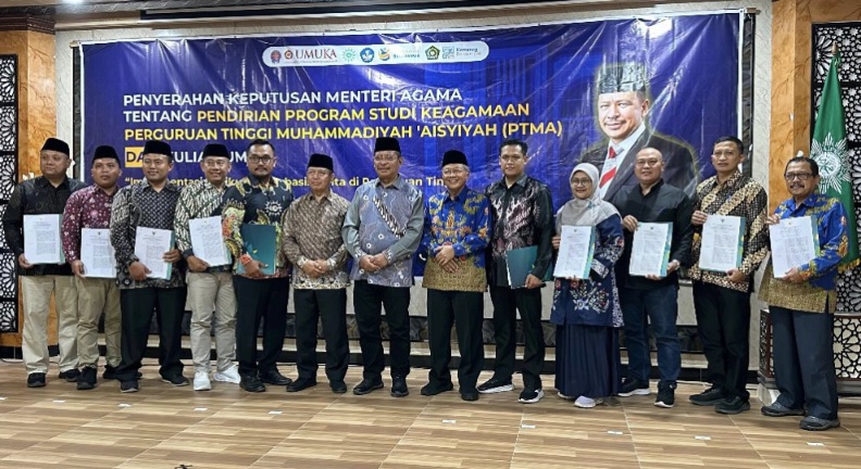 Penyerahan SK Menteri Agama untuk Prodi Pendidikan Agama Islam UM Jambi berlangsung di Universitas Muhammadiyah Karanganyar.( poto : halojambi.com )