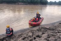Operasi pencarian melibatkan sedikitnya 27 personel dari berbagai unsur.( poto : jambilink.id )