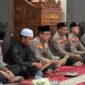 Personel Polda Jambi menggelar doa bersama lintas agama menyambut Hari Bhayangkara ke-80.( poto : halojambi.com )