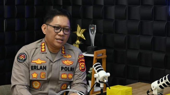 Kabid Humas Polda Jambi Kombes Pol Erlan Munaji memaparkan berbagai program dan kegiatan kepolisian.( poto : infojambi.com )