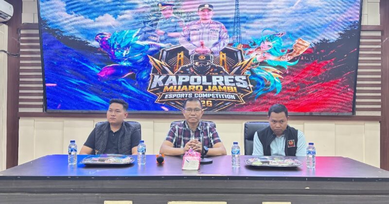 Wakapolres Muaro Jambi Kompol Aroni Candra membuka turnamen Mobile Legends Muaro Jambi.( poto : halojambi.com )
