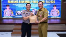 Kepala Dinas Komunikasi dan Informatika Provinsi Jambi, Drs Ariansyah, M.E.( kiri ).poto : jambilink.id