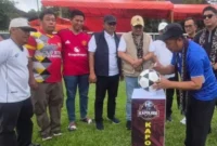 Bupati saat pembukaan kapolres cup( Poto : RRI)