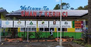 SMAN 7 Kerinci menerima Dana Bos alokasi terbesar dengan nilai sekitar Rp1,5 miliar.( poto : istimewa)