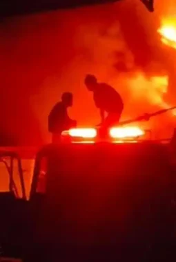 Kebakaran Pabrik Pengemasan Minyak Goreng di Muaro Jambi, Gedung dan Aset Hangus