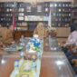 Bupati Tanjabtim, Dillah Hikmah Sari, menerima kunjungan investor dari Malaysia.(poto: infojambi.com).