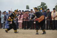 Gubernur Jambi Dr. H. Al Haris, S.Sos., M.H. menghadiri Kenduri Sko Lima Desa Tanjung Pauh Mudik di Kecamatan Danau Kerinci Barat, Kabupaten Kerinci, Minggu (5/7/2026).( poto : istimewa)