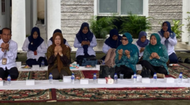 Ketua Tim Penggerak PKK Provinsi Jambi Hj. Hesnidar Haris menghadiri kegiatan Pojok Berkah di Telanaipura.(poto: istimewa).