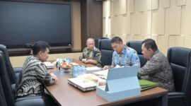 Ketua DPD Partai Gerindra Provinsi Jambi, Dr. Ir. H. A.R. Sutan Adil Hendra, MM,(kiri) menilai arah pembangunan nasional saat ini mengalami perubahan besar.(jamberita.com)