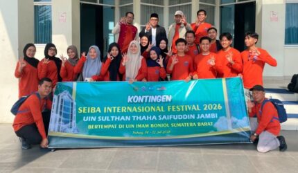 Rektor melepas kontingen UIN STS Jambi menuju SeIBa International Festival 2026 di Padang dengan pesan menjaga integritas, prestasi, dan nama baik kampus.