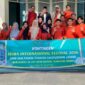 Rektor UIN STS Jambi Prof. Dr. H. Kasful Anwar, M.Pd. berfoto bersama pimpinan universitas, dosen pembimbing, dan kontingen mahasiswa usai prosesi pelepasan menuju SeIBa International Festival (SIF) 2026.( poto :jambiprima.com )