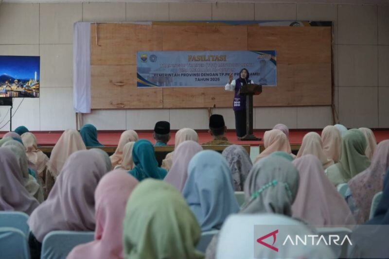 TP PKK Provinsi Jambi mengumpulkan 30 guru agama tingkat SMA dan SMK dalam pelatihan metode baca Al Quran di Aula Kantor Wali Kota Sungai Penuh.( poto : halojambi.com )