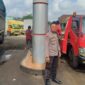 Personel Polsek Tebo Ilir saat mengecek ketersediaan stok BBM di SPBU Sungai Bengkal, Rabu (15/7/2026).(poto: jambiprima.com).