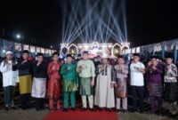 Bupati Merangin M. Syukur resmi memimpin acara Penutupan MTQH Kabupaten Merangin ke-52 di Desa Bukit Batu, Kecamatan Sungai Manau, Rabu (22/7) malam.(poto: jambiprima.com).