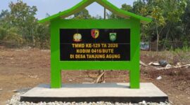 Tugu Prasasti TMMD Ke-129 di Desa Tanjung Agung Bungo selesai dibangun 100 persen.(poto: jambiprima.com).