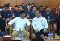 Bupati Tanjabbar Anwar Sadat edukasi nelayan lewat SLCN BMKG. Pelajari cara baca cuaca ekstrem demi keselamatan dan efisiensi melaut di Jambi.(poto: jambiekspres).