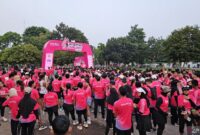 Ribuan pelari memadati pusat Kota Jambi dalam ajang Smartfren Run 5K Jambi.(poto: ANTARA).