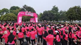 Ribuan pelari memadati pusat Kota Jambi dalam ajang Smartfren Run 5K Jambi.(poto: ANTARA).