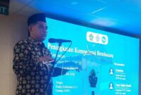 Dr. Pahmi SY, M.Si., memberikan sambutan sekaligus membuka kegiatan Peningkatan Kompetensi Bendahara di Amphiteater Lantai 4 Gedung Rektorat UIN STS Jambi, Rabu (22/7/2026).(poto: jambiprima.com).