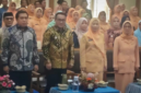 Wali Kota Sungai Penuh Alfin, SH menghadiri acara Pengukuhan DWP Sungai Penuh masa bakti 2024–2029 di Aula Kantor Wali Kota pada Kamis (23/7/2026).(poto: istimewa).