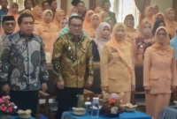 Wali Kota Sungai Penuh Alfin, SH menghadiri acara Pengukuhan DWP Sungai Penuh masa bakti 2024–2029 di Aula Kantor Wali Kota pada Kamis (23/7/2026).(poto: istimewa).