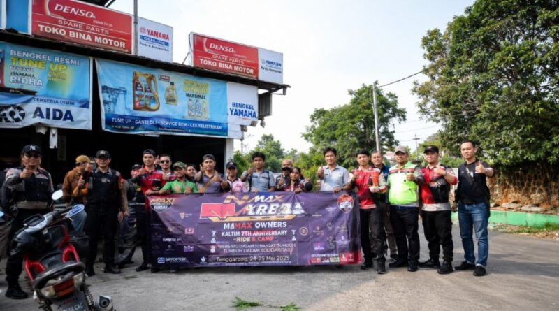 Personel Satgas Preventif Polda Jambi membentangkan spanduk kampanye anti narkoba saat menggelar sosialisasi dalam Operasi Antik Siginjai 2026 di kawasan Pasar Talang Banjar, Kota Jambi, Minggu (12/7/2026).(poto: jambiprima.com).