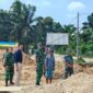 Kasiter Korem 042/Garuda Putih Kolonel Kav Endi Siswanto Yusuf meninjau langsung pembangunan jembatan Sarolangun pada Jumat (11/7/2026).( poto: jamberita.com).