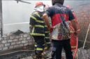 8 Rumah Dinas Mess Polda Jambi Ludes Terbakar, Damkar Kerahkan 90 Personel.(poto: jambiprima.com).