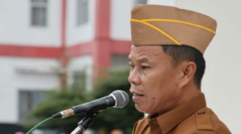 Sekretaris Daerah Kota Sungai Penuh Alpian memimpin Upacara Hari Anak Nasional 2026 di lingkungan Pemerintah Kota Sungai Penuh pada Senin pagi.(poto: istimewa).